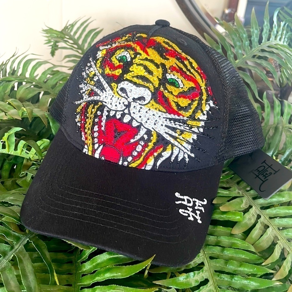 Brand New Ed Hardy Mens Rhinestone Tiger Black Hat Adjustable Trucker
